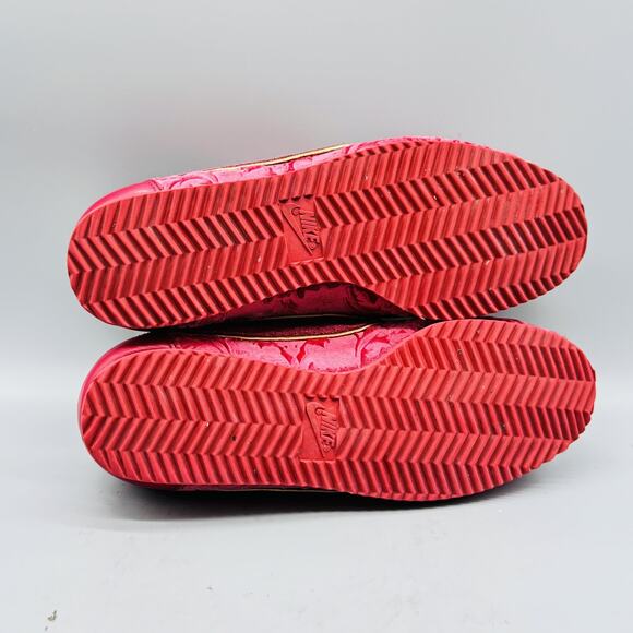 Nike Shoes Womens 7 Red Velvet Cortez SE Classic Floral Embroidered Gold Low Top - Picture 7 of 9